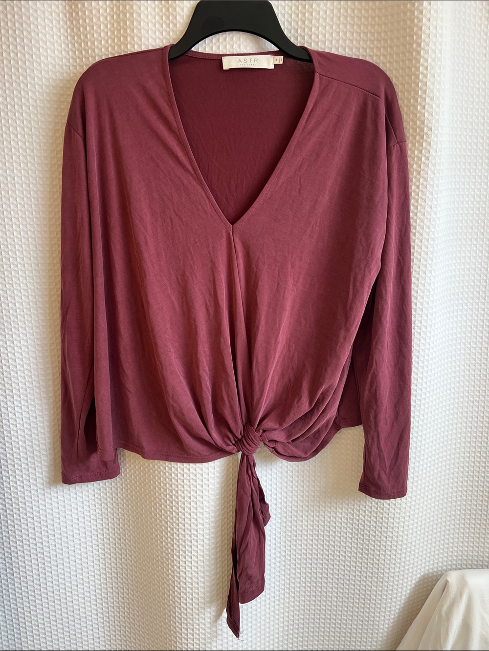 Astr Mauve/Wine Tie-Front V-Neck Long Sleeve Top-Made in USA-Medium